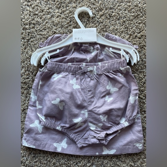 Infant outfit! - Picture 2 of 2